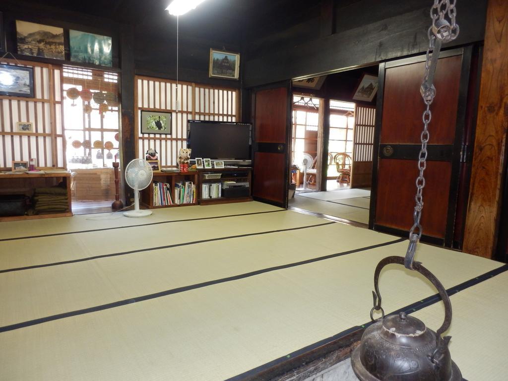 Hotel Minshuku Yomoshirou Nanto Esterno foto